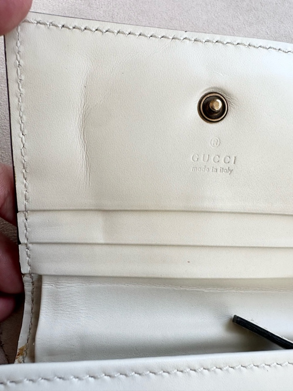 Gucci Signature Cherry Leather Compact Wallet - Authentic - White - New w/ Flaws - Picture 13 of 14
